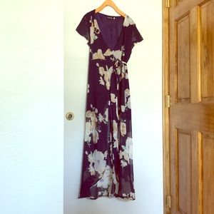 Super cute flowy maxi dress